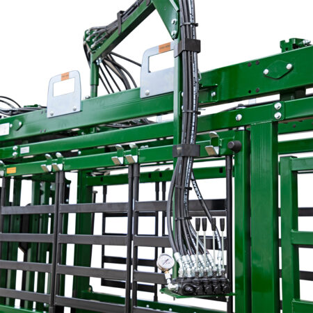 Close up of hydraulic pivot arm on powerlock 108