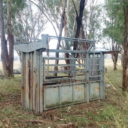 Arrowquip began on a family farm in Tamworth, Australia